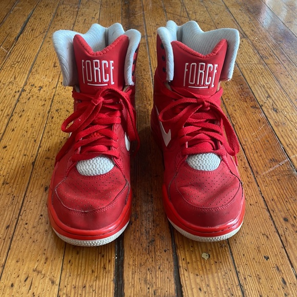 Nike Air Command Force University Red 684715-600 Size 8.5 - Picture 3 of 11